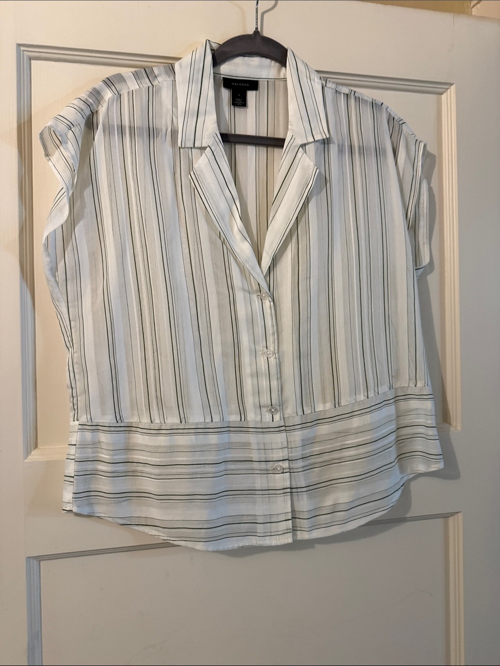 Halogen White and Gray Striped Short Sleeve Button-Up Blouse